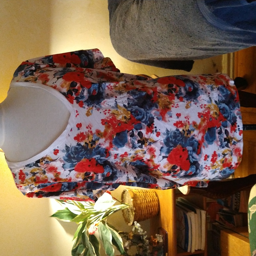 Torrid skull tee shirt